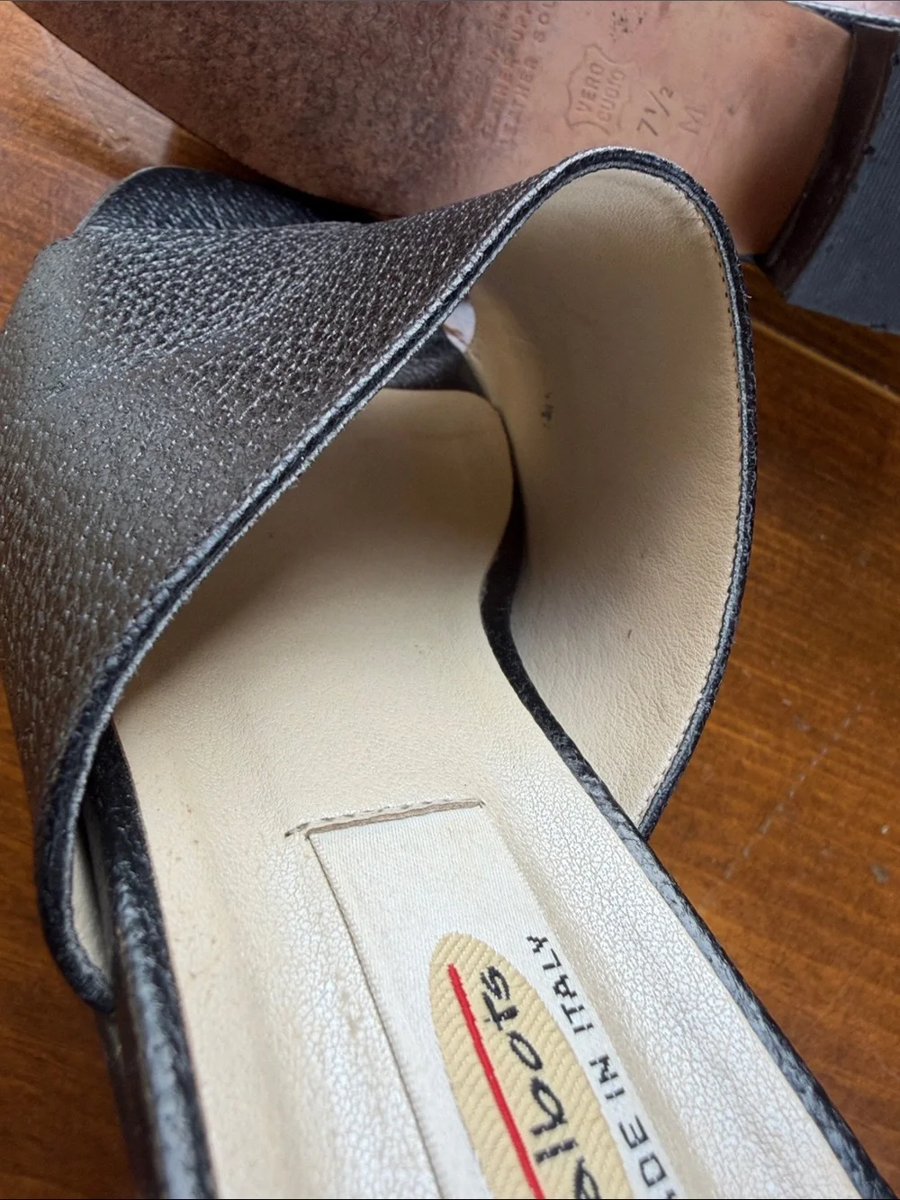 Talbots Black Leather Slide Sandals Sz 7.5 - Picture 11 of 12